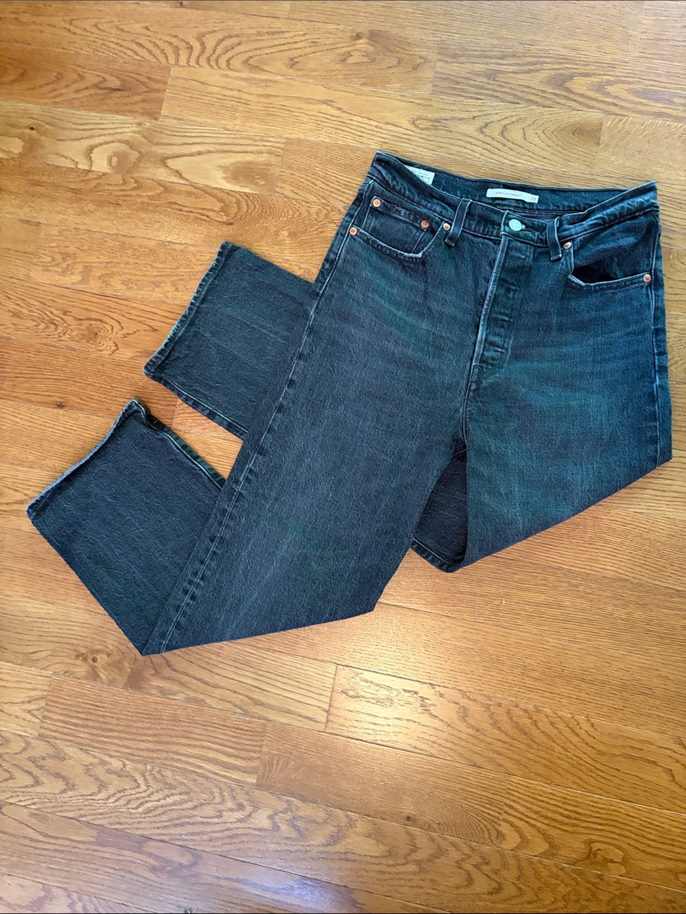 Levi’s Black Wash Ribcage Straight Leg Jeans